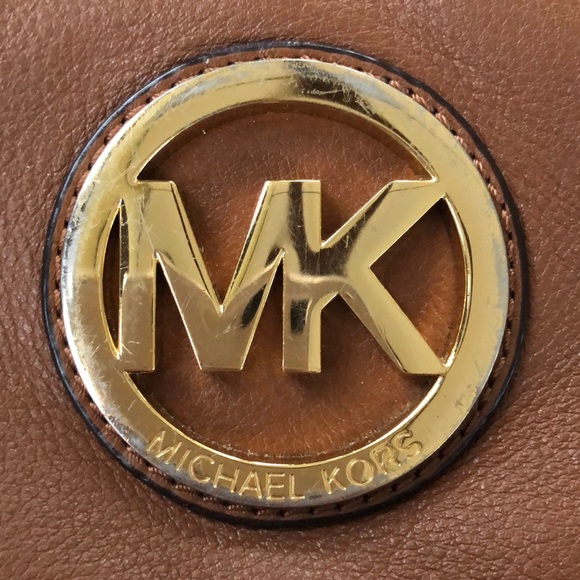 Michael Kors Brown Pebble Leather Wristlet - Picture 2 of 7